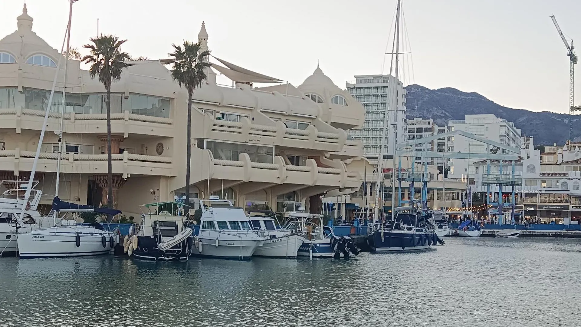 Precioso Apartamento Con Vista Al Mar En Benalmádena